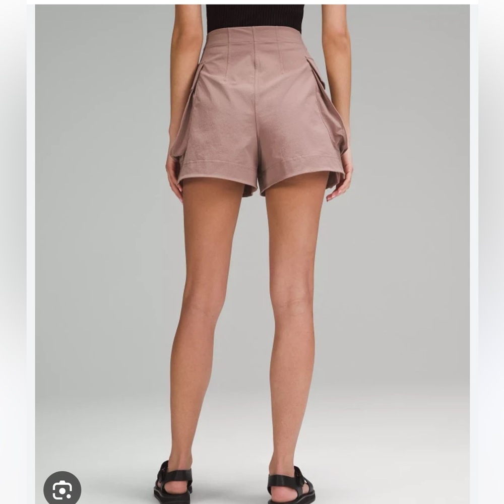 NWT Lululemon Relaxed-Fit SHR Cargo Short 4" / TWRS - Picture 2 of 7